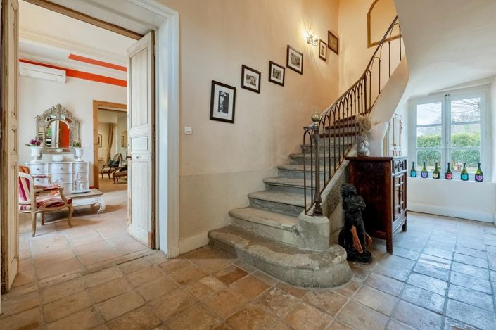 Image No.6-10 Bed House for sale