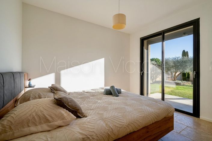 Image No.19-4 Bed House for sale