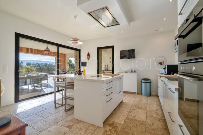 Image No.24-4 Bed House for sale