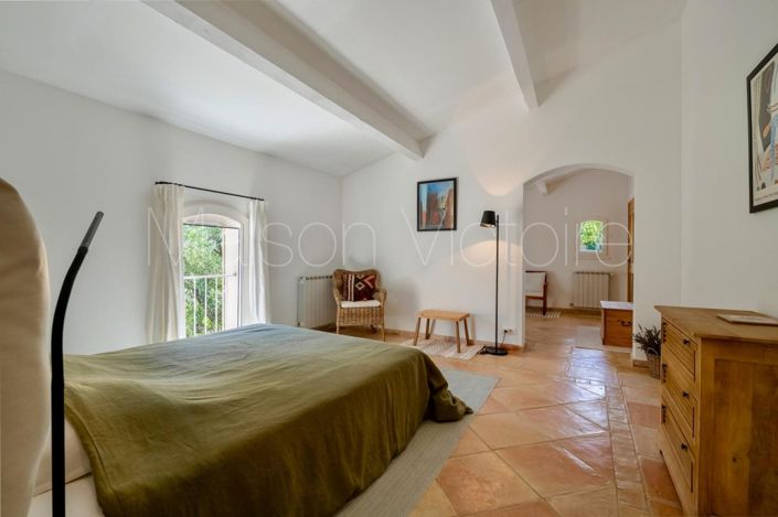 Image No.26-5 Bed House for sale