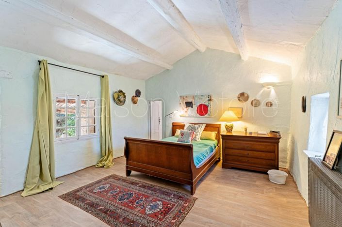 Image No.16-6 Bed House for sale