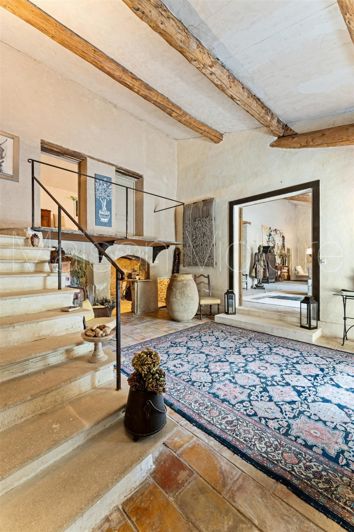 Image No.8-6 Bed House for sale