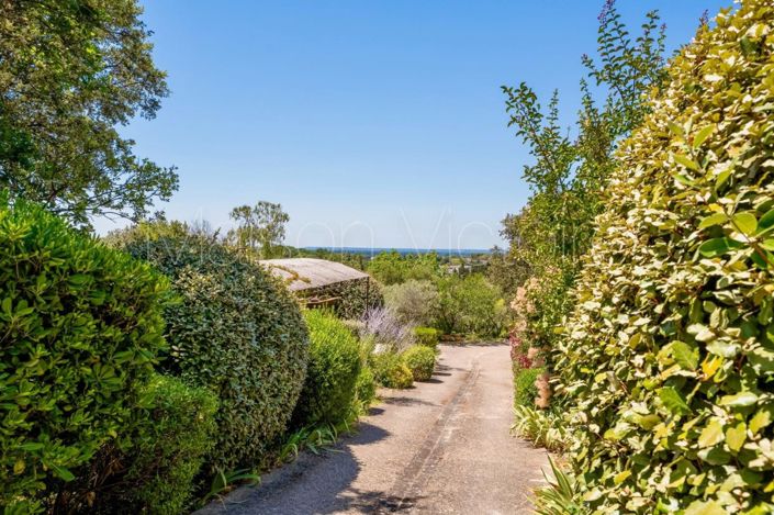 Image No.8-3 Bed House for sale