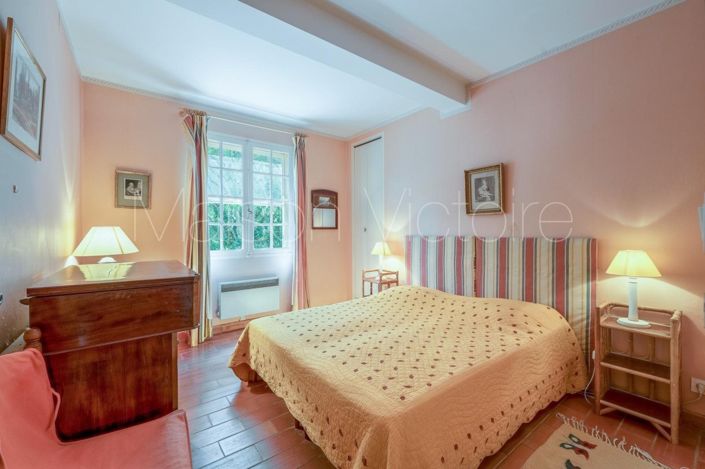 Image No.10-5 Bed House for sale