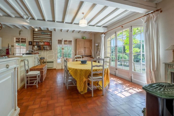 Image No.8-5 Bed House for sale