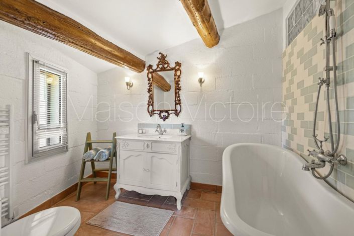 Image No.25-4 Bed House for sale