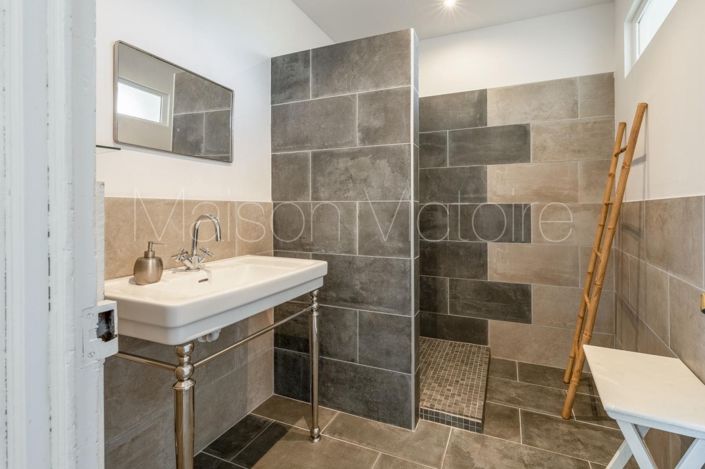 Image No.10-7 Bed House for sale