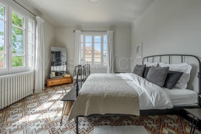 Image No.8-7 Bed House for sale