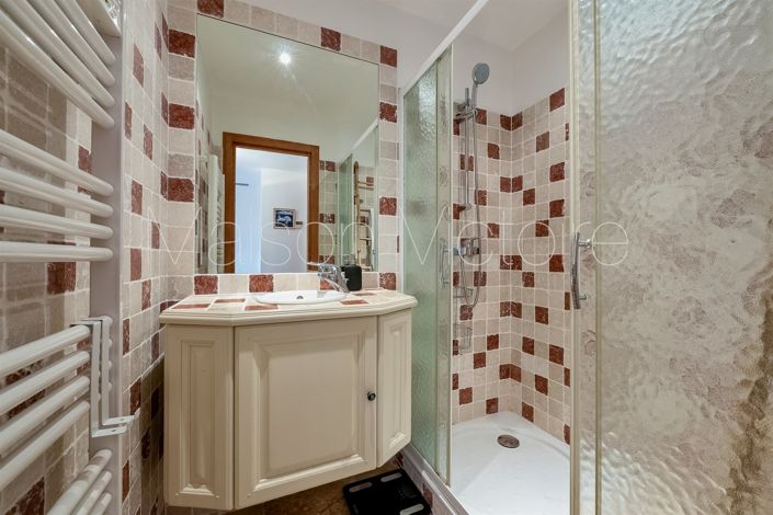 Image No.17-3 Bed House for sale