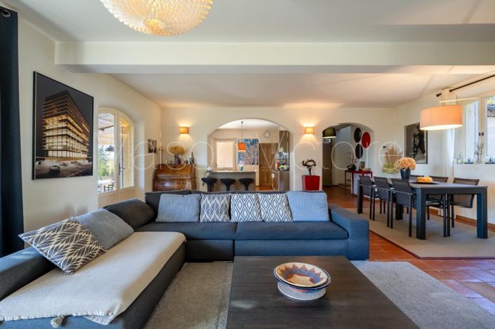 Image No.10-4 Bed House for sale