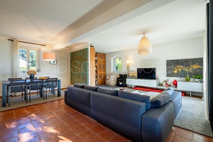 Image No.22-4 Bed House for sale