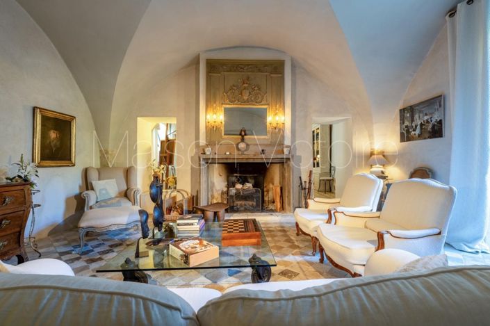 Image No.2-6 Bed House for sale