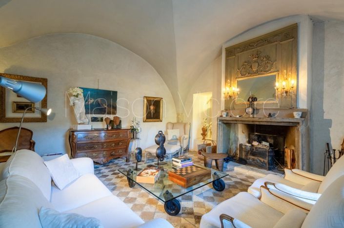 Image No.20-6 Bed House for sale