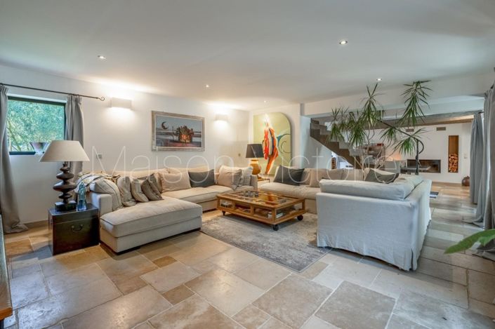 Image No.15-5 Bed House for sale