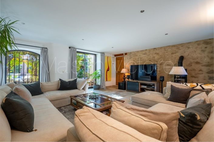 Image No.17-5 Bed House for sale