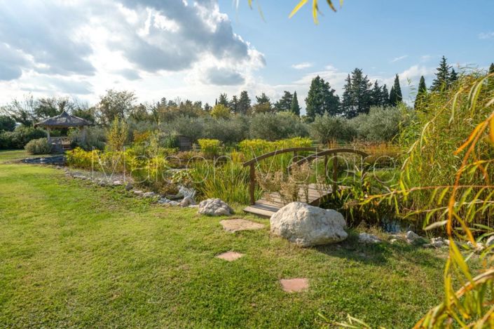 Image No.9-5 Bed House for sale