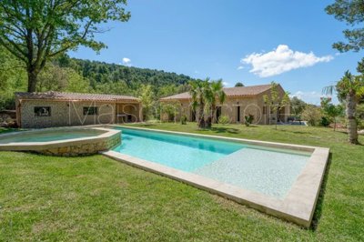 1 - Saumane-de-Vaucluse, House
