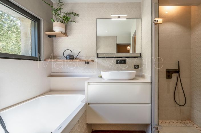 Image No.8-4 Bed House for sale