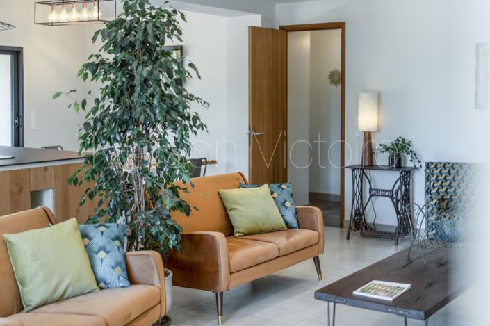 Image No.9-4 Bed House for sale