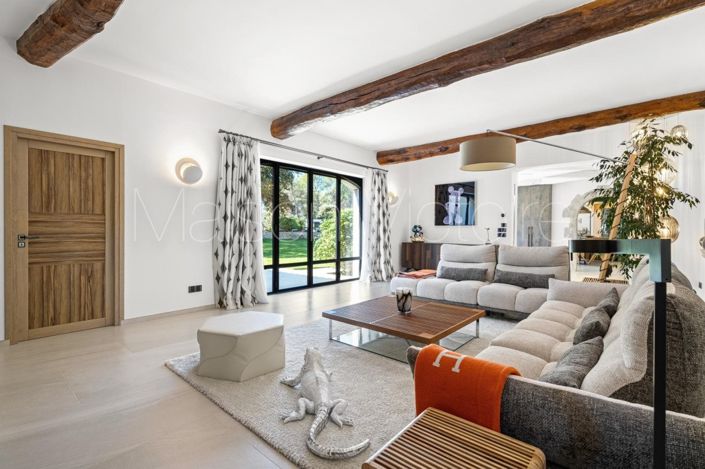 Image No.16-8 Bed House for sale