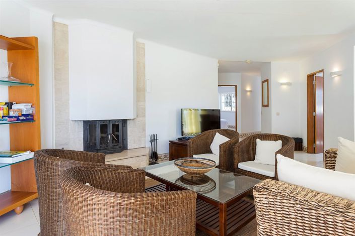 Image No.10-4 Bed House for sale