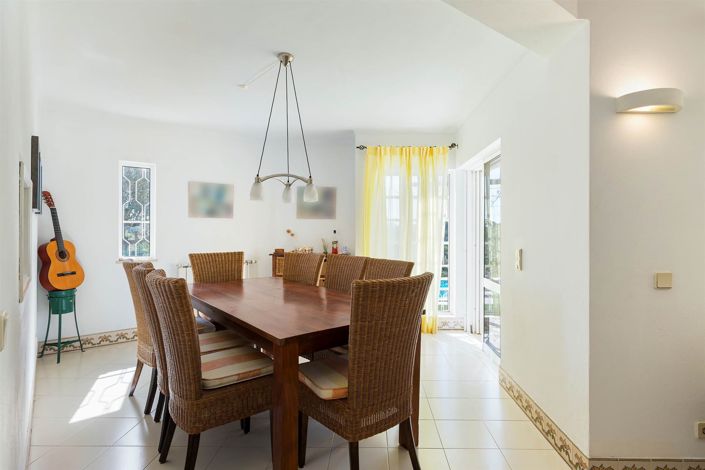 Image No.13-4 Bed House for sale