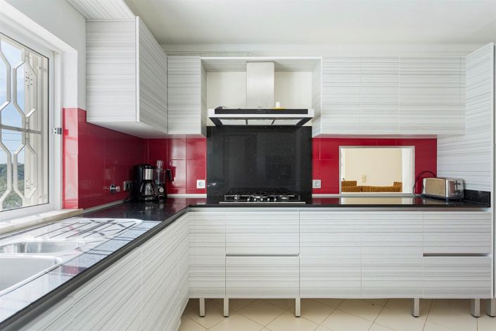 Image No.16-4 Bed House for sale