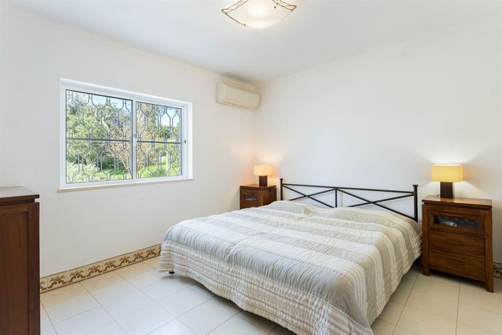 Image No.21-4 Bed House for sale