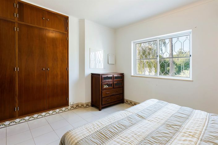 Image No.22-4 Bed House for sale