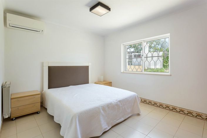 Image No.27-4 Bed House for sale