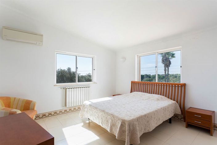 Image No.32-4 Bed House for sale