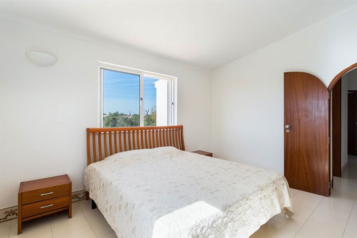 Image No.33-4 Bed House for sale