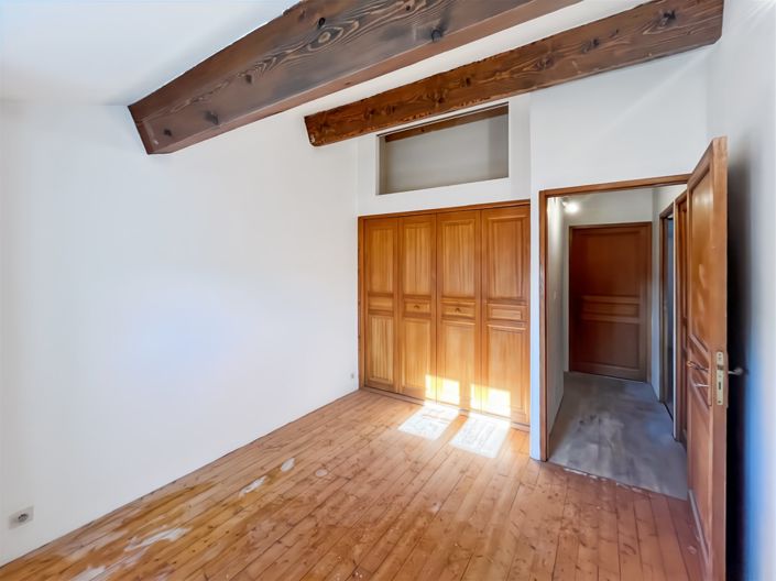 Image No.11-5 Bed House for sale