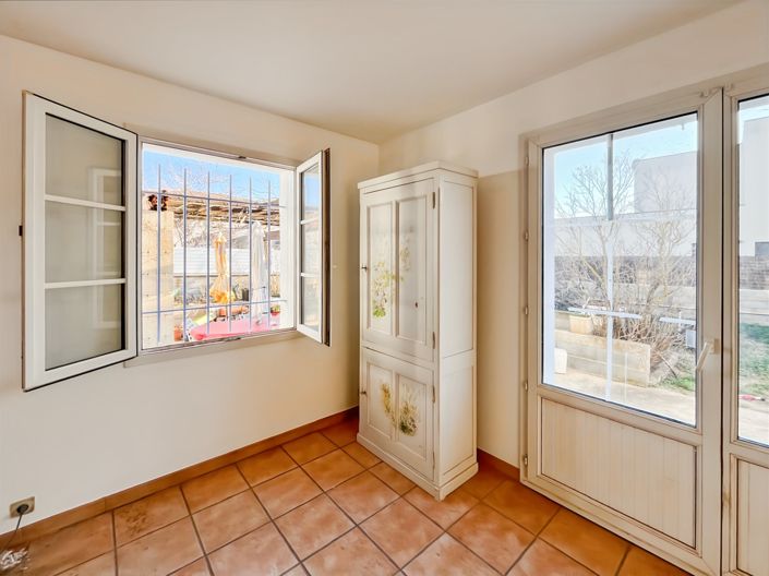 Image No.4-5 Bed House for sale