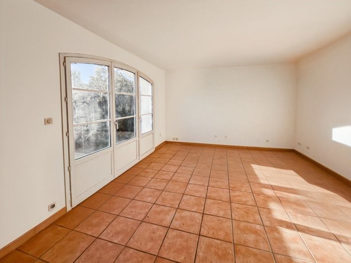 Image No.6-5 Bed House for sale