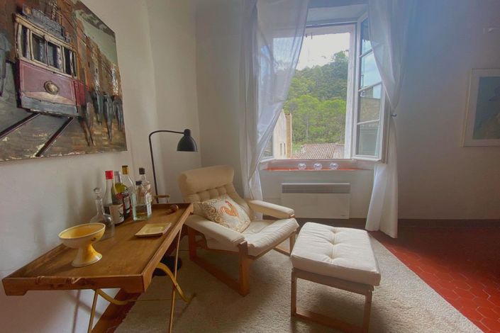 Image No.9-3 Bed House for sale