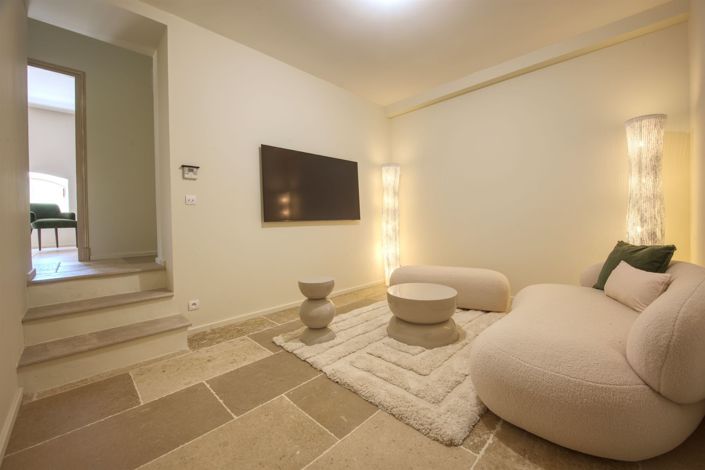 Image No.25-4 Bed Property for sale