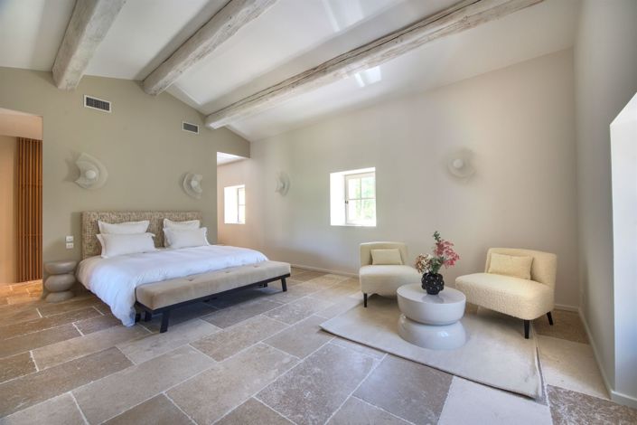 Image No.26-4 Bed Property for sale