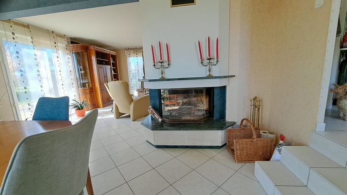 Image No.3-3 Bed House for sale