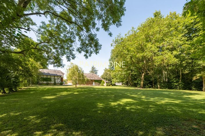 Image No.16-4 Bed Property for sale