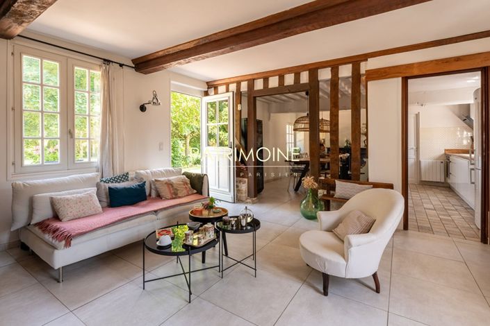 Image No.8-4 Bed Property for sale