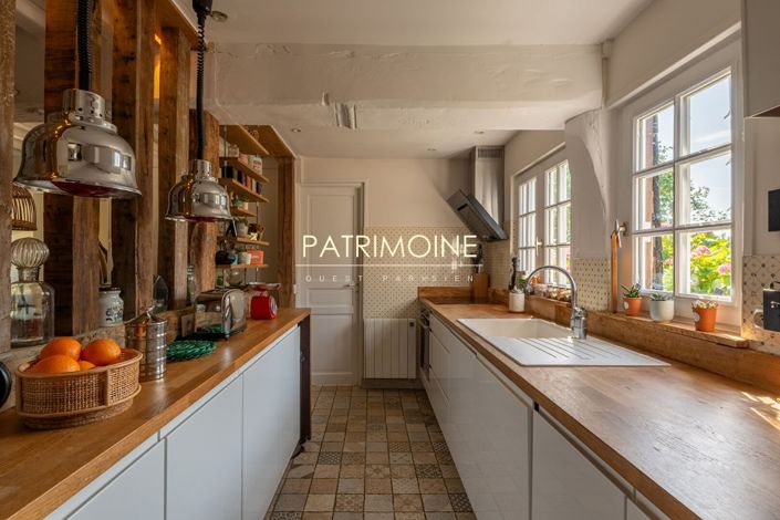 Image No.9-4 Bed Property for sale