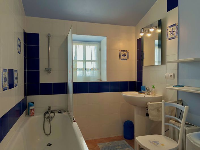 Image No.10-5 Bed House for sale