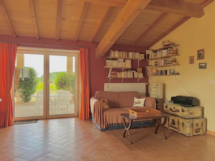 Image No.6-5 Bed House for sale