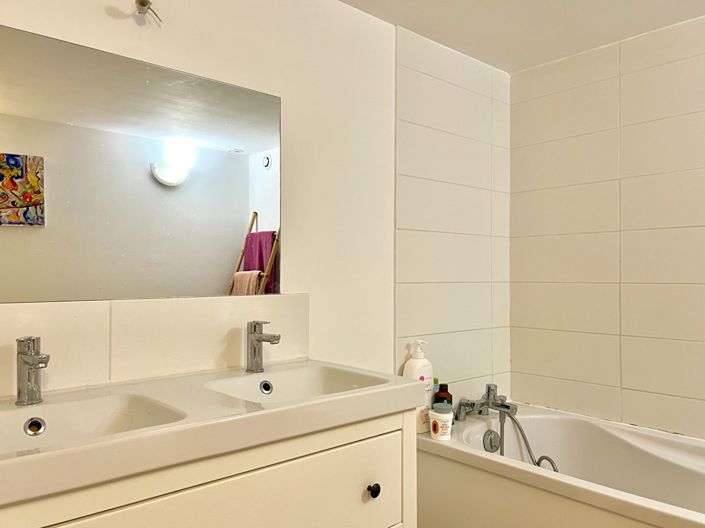 Image No.16-5 Bed House for sale