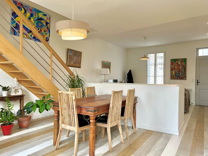 Image No.7-5 Bed House for sale