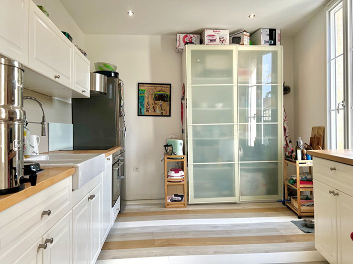 Image No.9-5 Bed House for sale