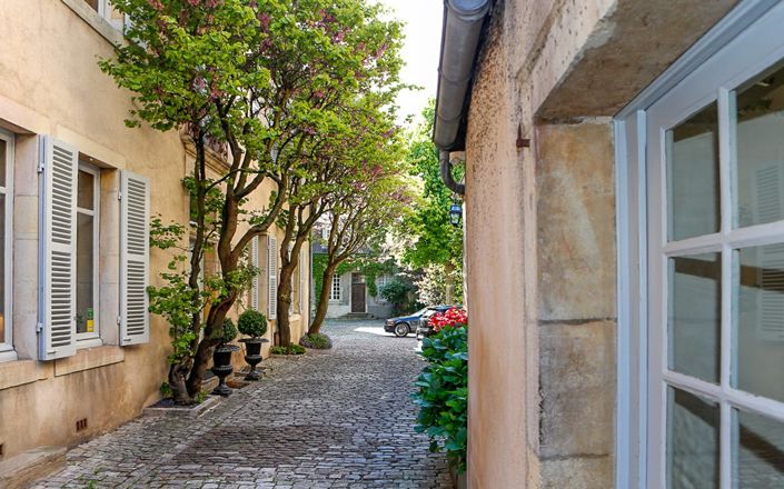 Image No.3-6 Bed Property for sale