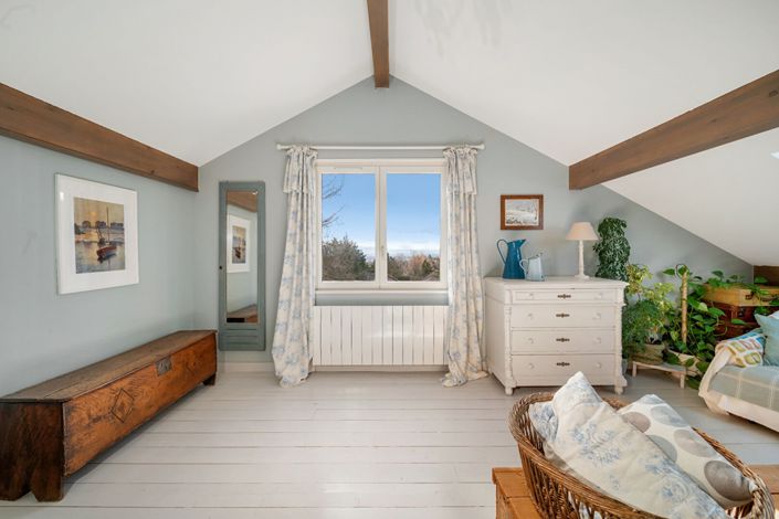 Image No.11-7 Bed House for sale