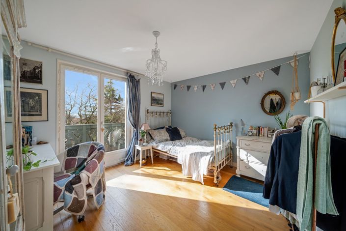 Image No.7-7 Bed House for sale